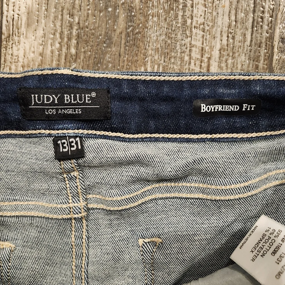 Judy Blue Boyfriend Fit Distressed Jeans – Size 13/31 (Fits as Plus Size 15) NEW